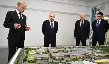 La visita (a sorpresa) di Putin a Kaliningrad. Mosca: "Non è un messaggio alla Nato"