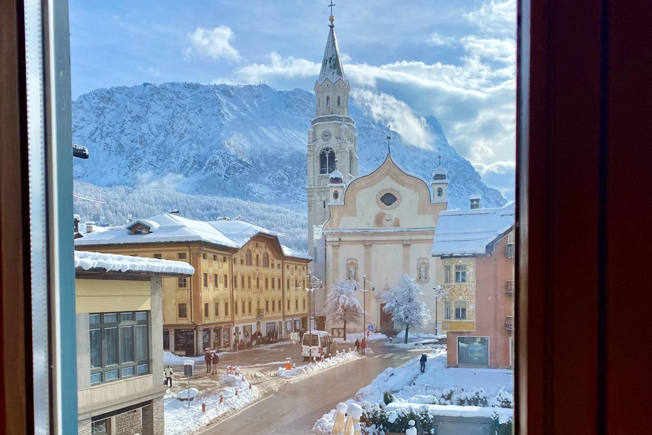 Neve sulle Dolomiti a Cortina raggiunti 35 centimetri