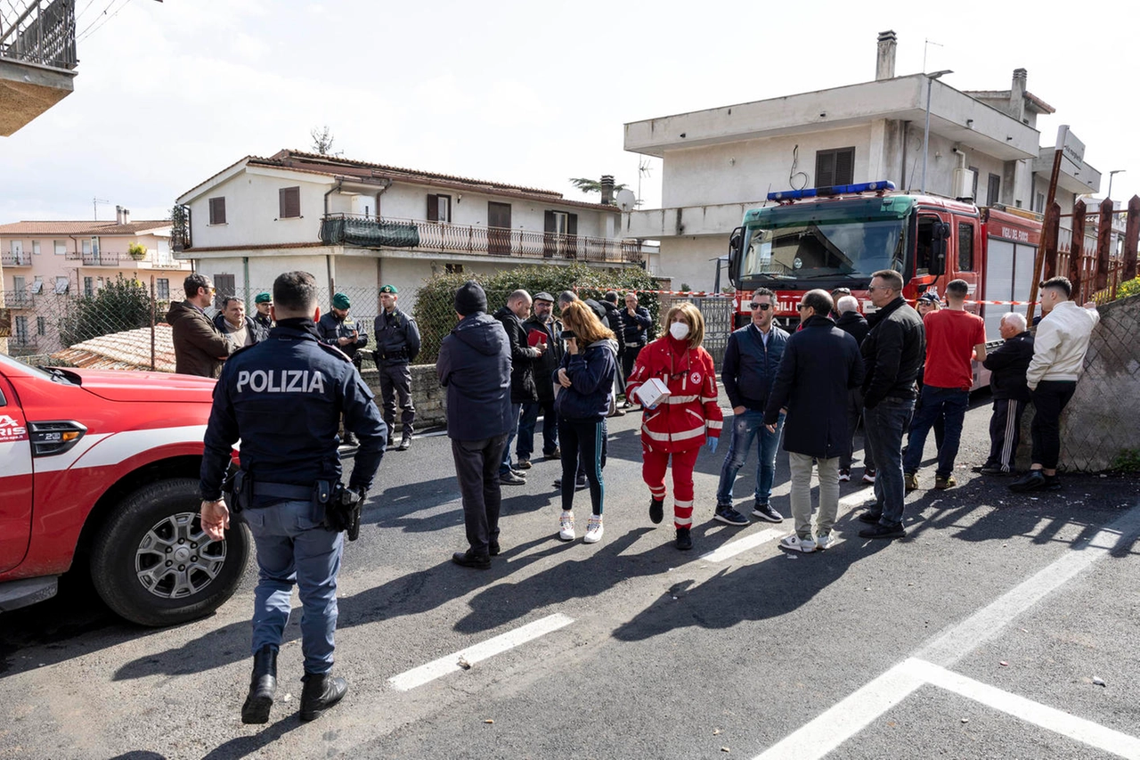 Il luogo dove è caduto uno dei due aerei che si sono scontrati in volo a  Guidonia