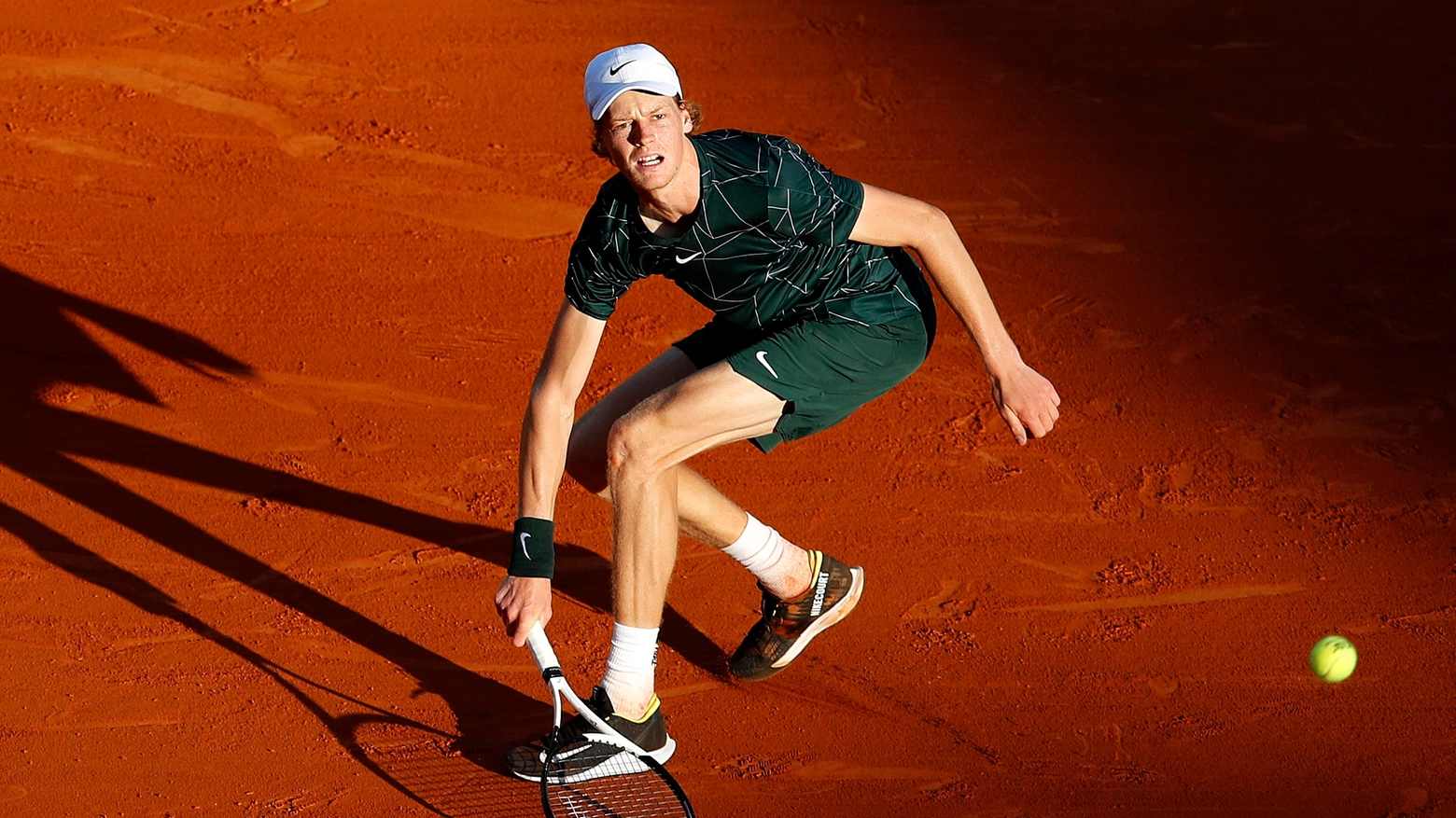 Anche Sonego, Musetti e Nardi avanti nel torneo Atp. E il toscano e il marchigiano si sfideranno nei sedicesimi