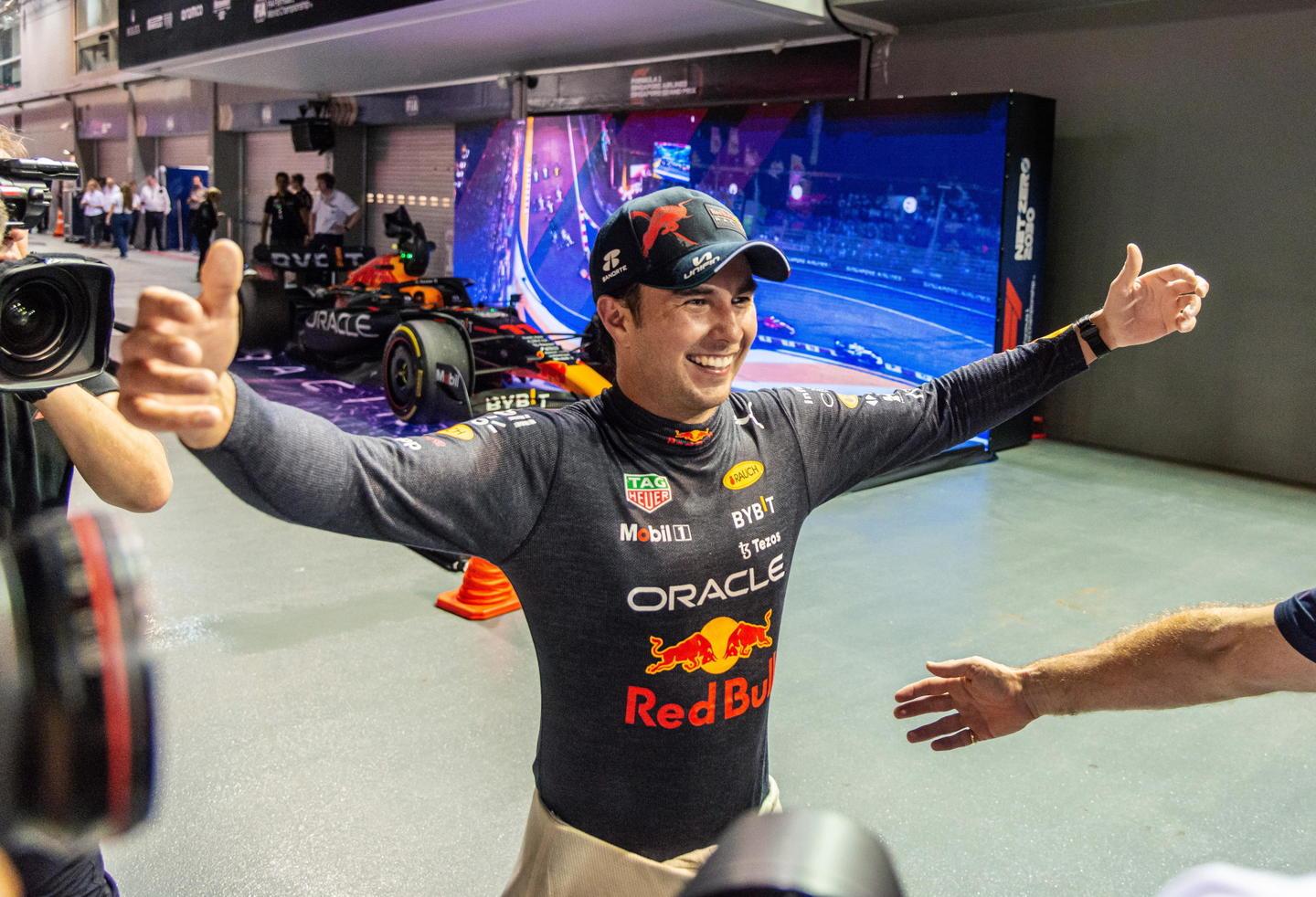 F Gp Singapore Vince Perez Davanti Alle Ferrari Verstappen Settimo