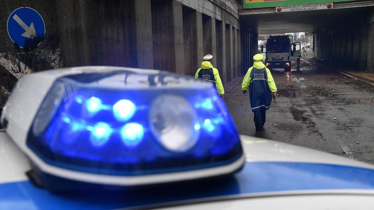 Maltempo, sottopassi allagati a Genova (foto Ansa)