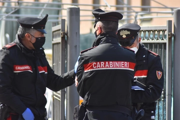 Napoli, 15enne accoltella 3 giovani e poi va in caserma a sporgere denuncia contro di loro