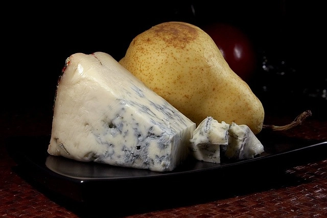 Il formaggio gorgonzola gusto da mangiare in molti modi, anche abbinato alle pere