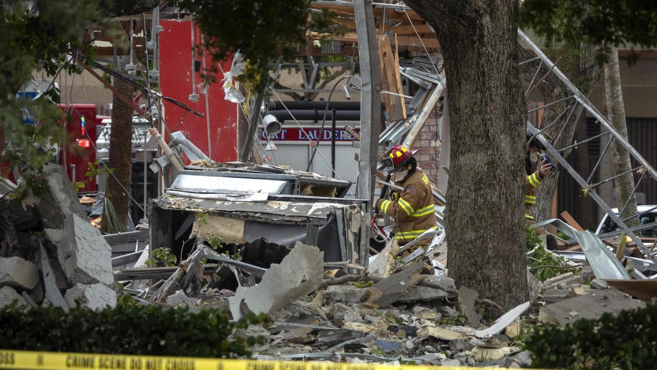 La devastazione dell'esplosione di una ex pizzeria in Florida (Ansa)