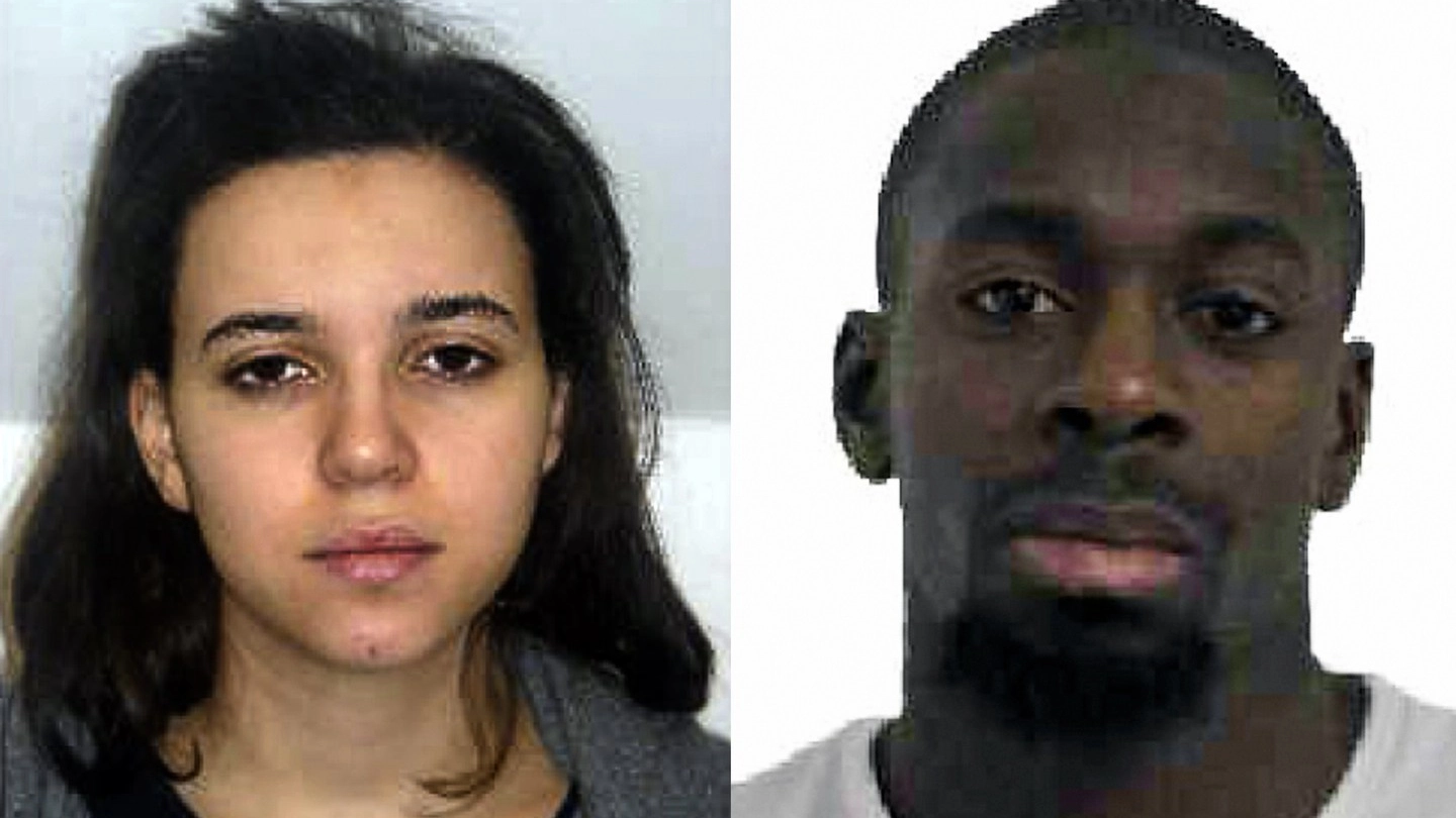 Le foto sono del 32enne Amedy Coulibaly e la 25enne Hayat Boumeddiene (AFP)