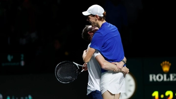 Super Sinner, l’Italia vince la Coppa Davis dopo 47 anni. Jannik batte de Minaur 6-3, 6-0