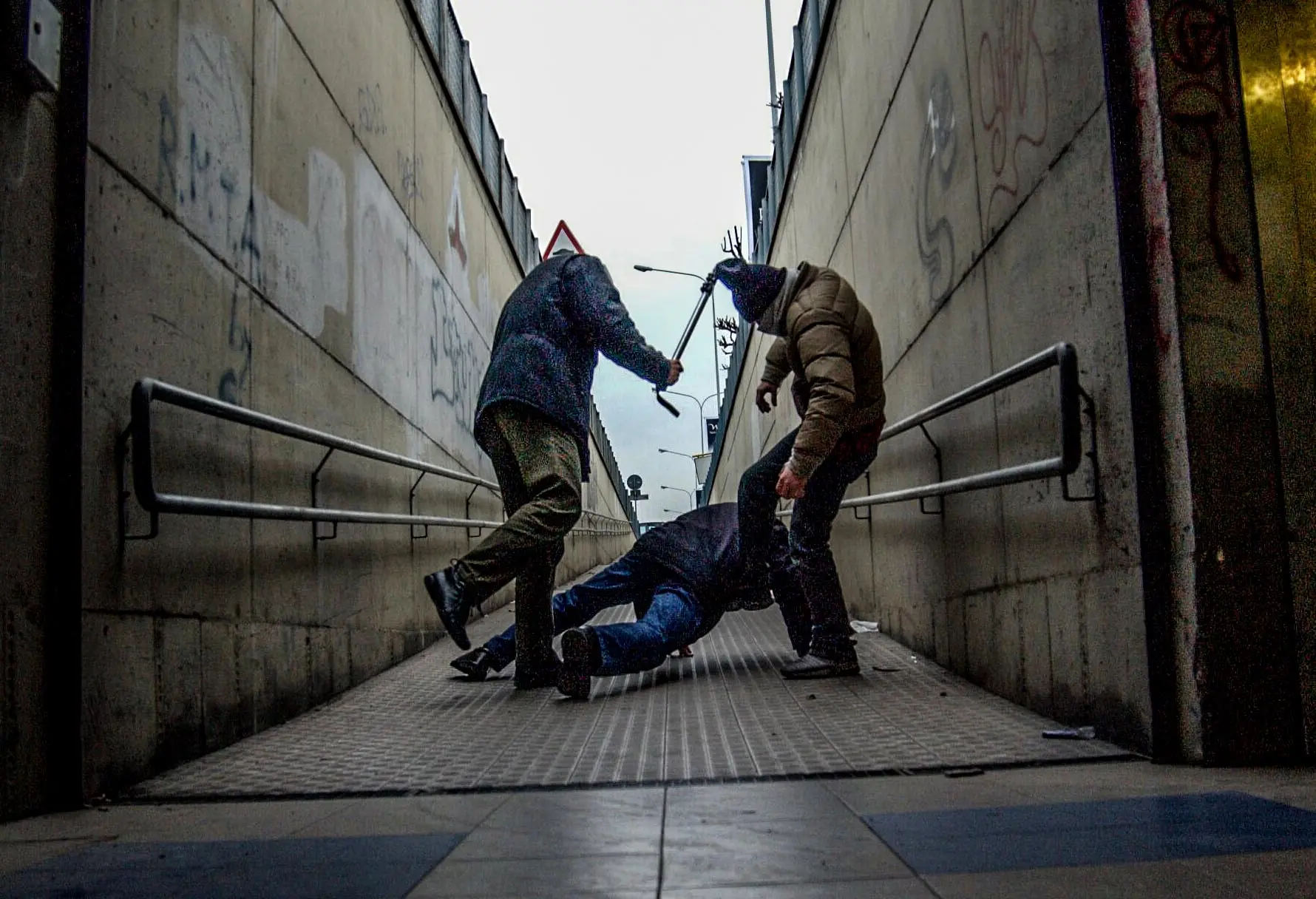 Disabile bullizzato a Scampia: il branco gira un video che diventa virale sui social