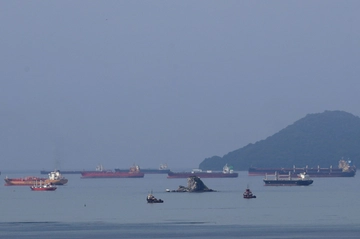 Canale di Panama bloccato: l’acqua scarseggia per la siccità. Centinaia le navi in coda