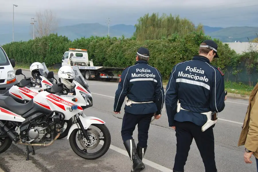 Maxi multa ad un parrucchiere abusivo