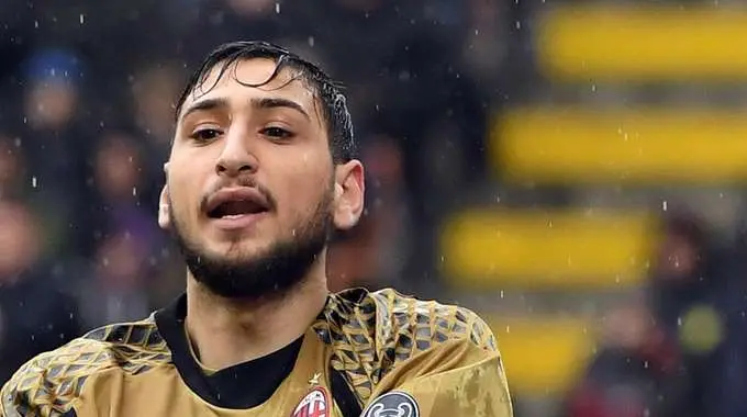 Donnarumma, attacco hacker,chiudo social