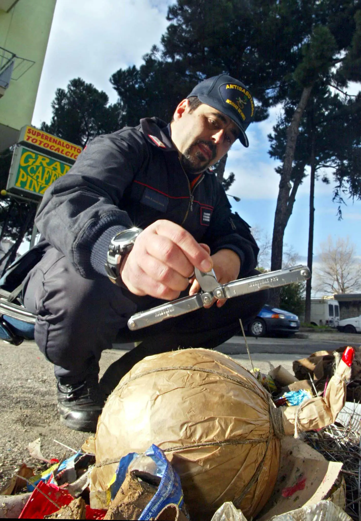 Capodanno, botti illegali a Napoli affare da 30 milioni di euro: D10s omaggio a Maradona