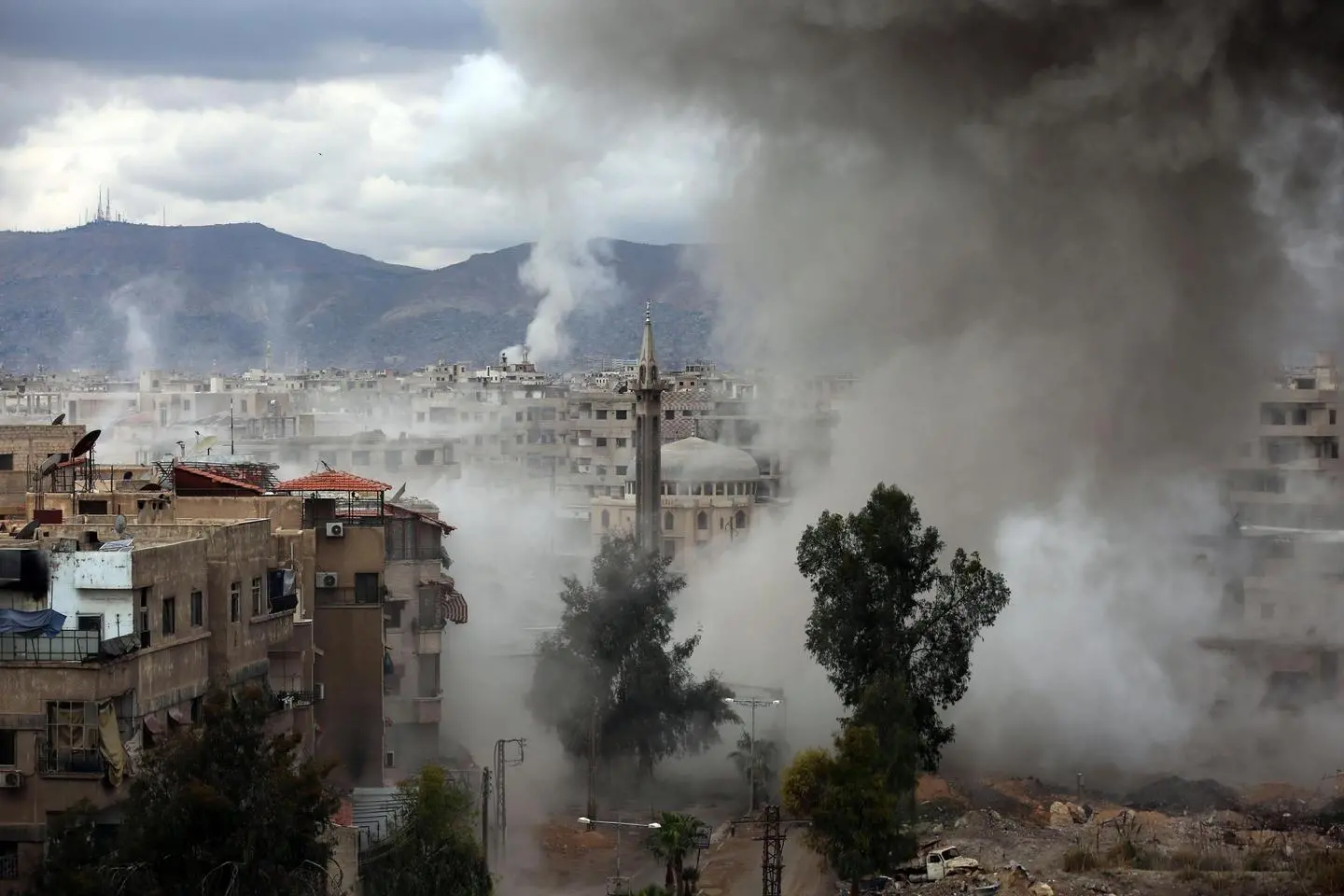 Siria, sospetto raid con armi chimiche nel Ghouta. Scontro Onu-Russia sulla tregua