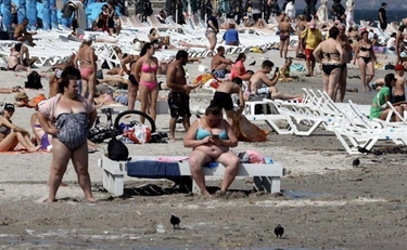 Odessa e le spiagge riaperte. Quando l’estate resiste alle bombe