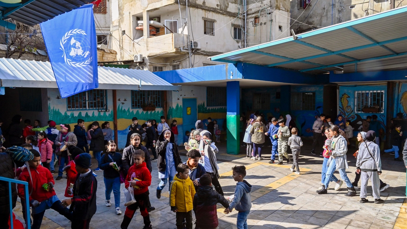 Libano, scuola allestita da Unrwa (Ansa)