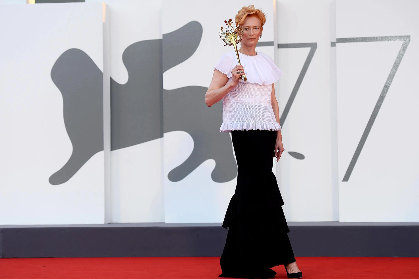 Venezia 77, Tilda Swinton si toglie la maschera (Ansa)