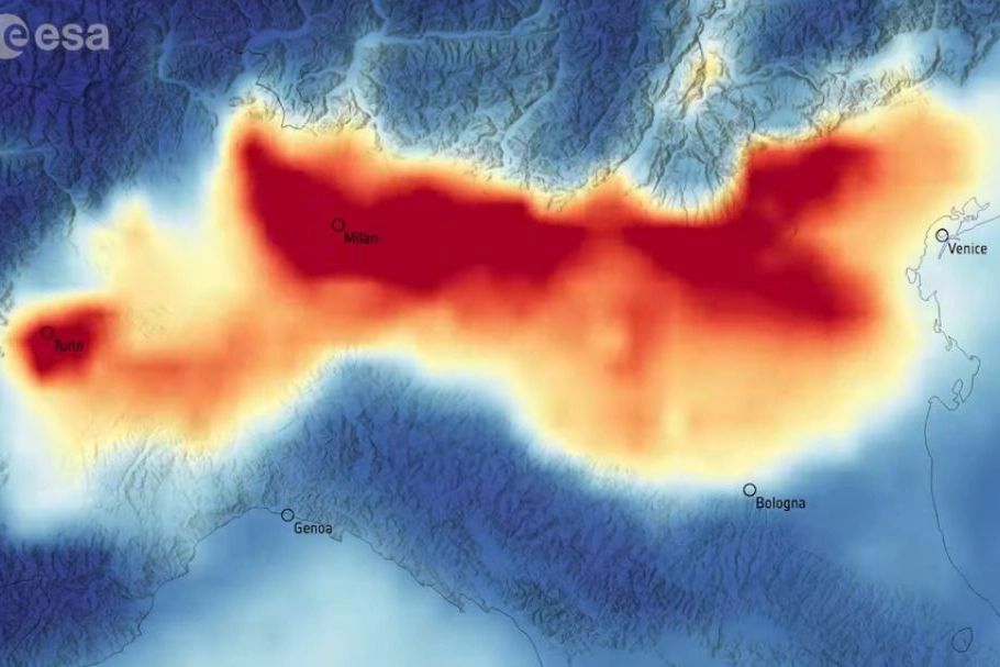 La nuvola rossa di smog nel video dell'Esa