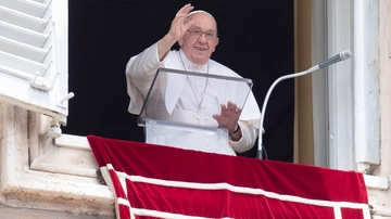 Papa Francesco all’ospedale Gemelli “per una visita di controllo”. Poi il ritorno a Casa Santa Marta