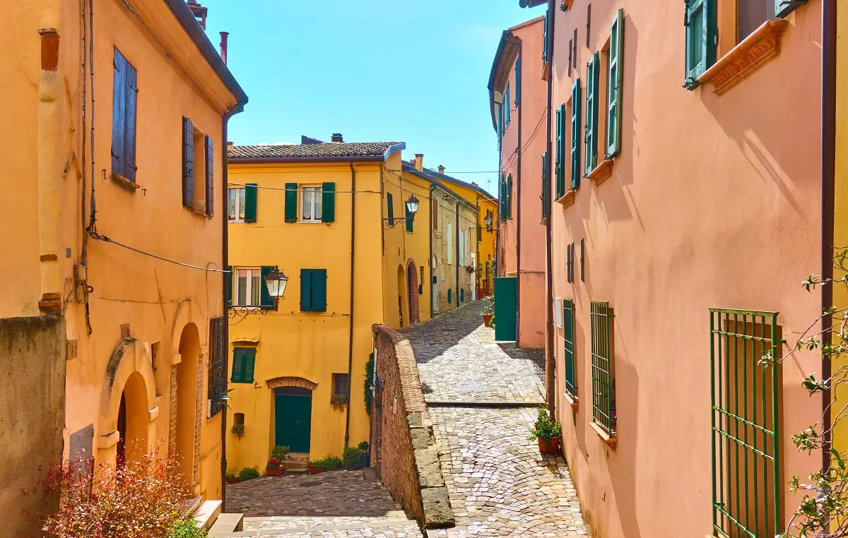 Per le antiche strade dei borghi senza tempo