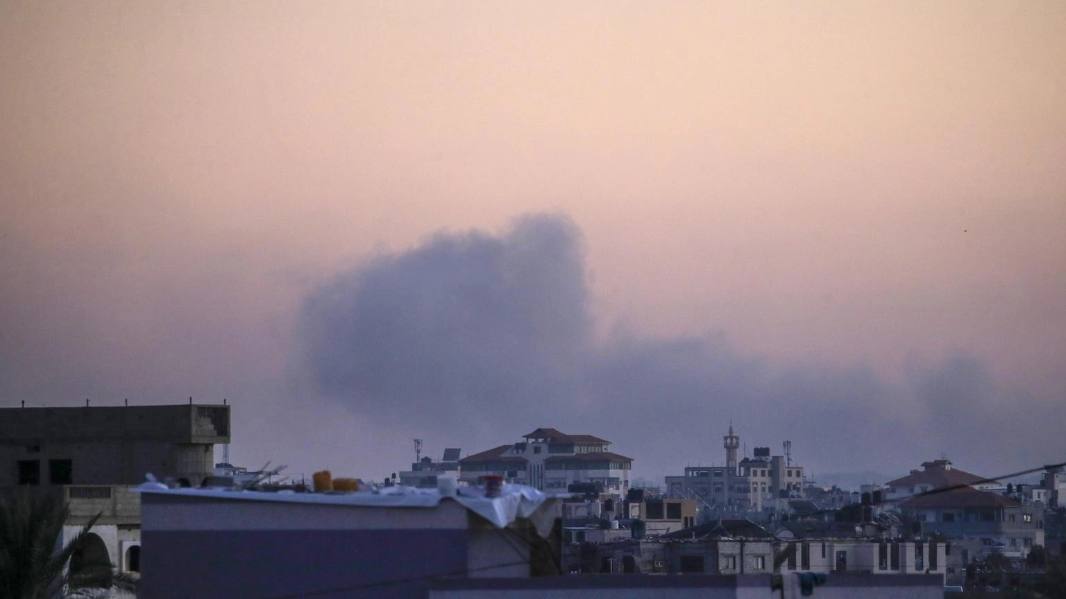 Gaza, '4 morti per stop ossigeno dopo raid in ospedale'