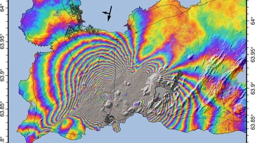 Il vulcano Fagradalsfjall tiene in ansia l’Islanda e mezza Europa. Il geologo: “Ecco i due rischi. Il Marsili? Vi spiego le differenze”