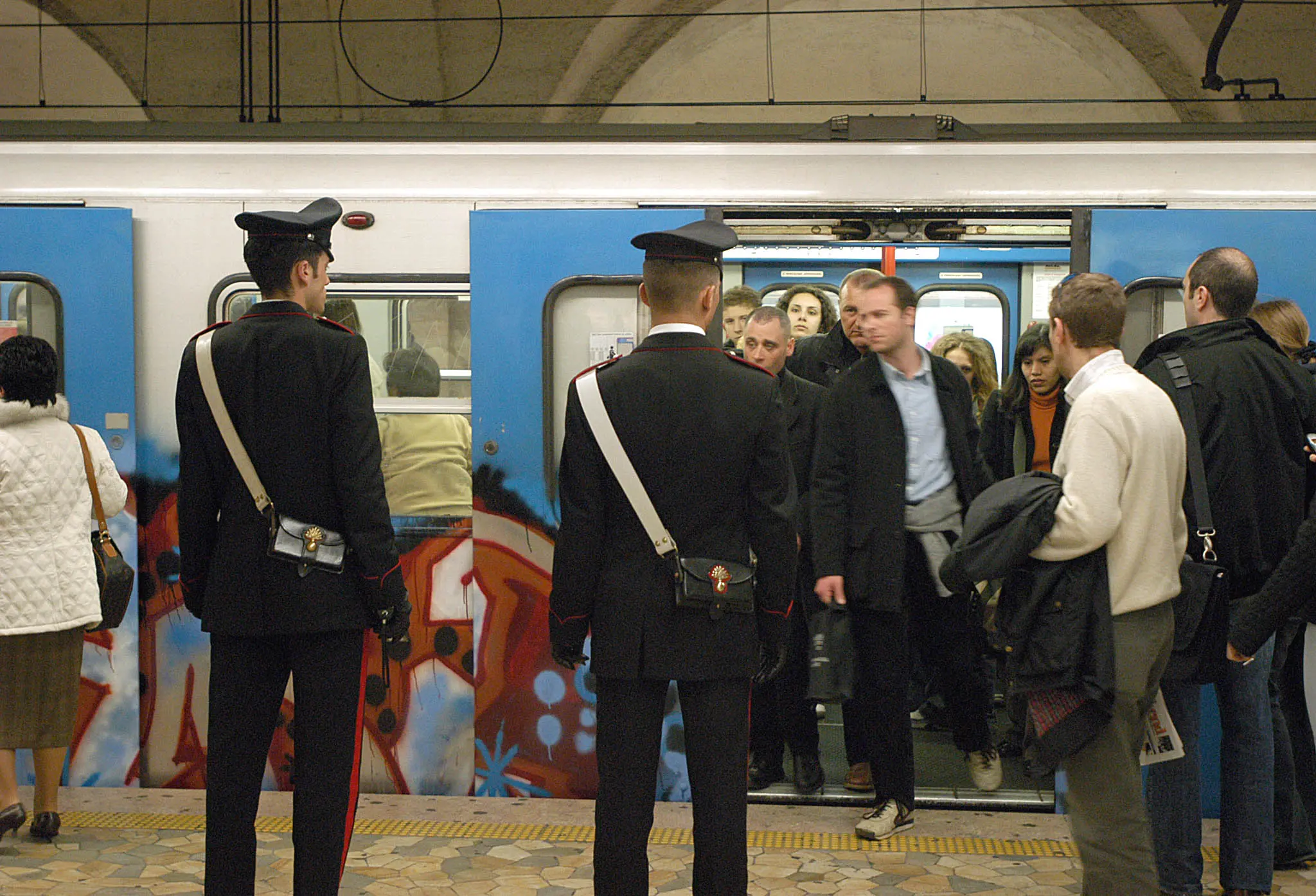 Incidente Sulla Metro A Roma, 32enne Muore Travolto Dal Treno. Bloccata ...