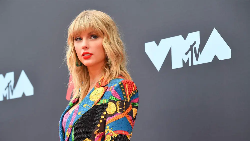 Perché le canzoni di Taylor Swift sono diventate un caso politico