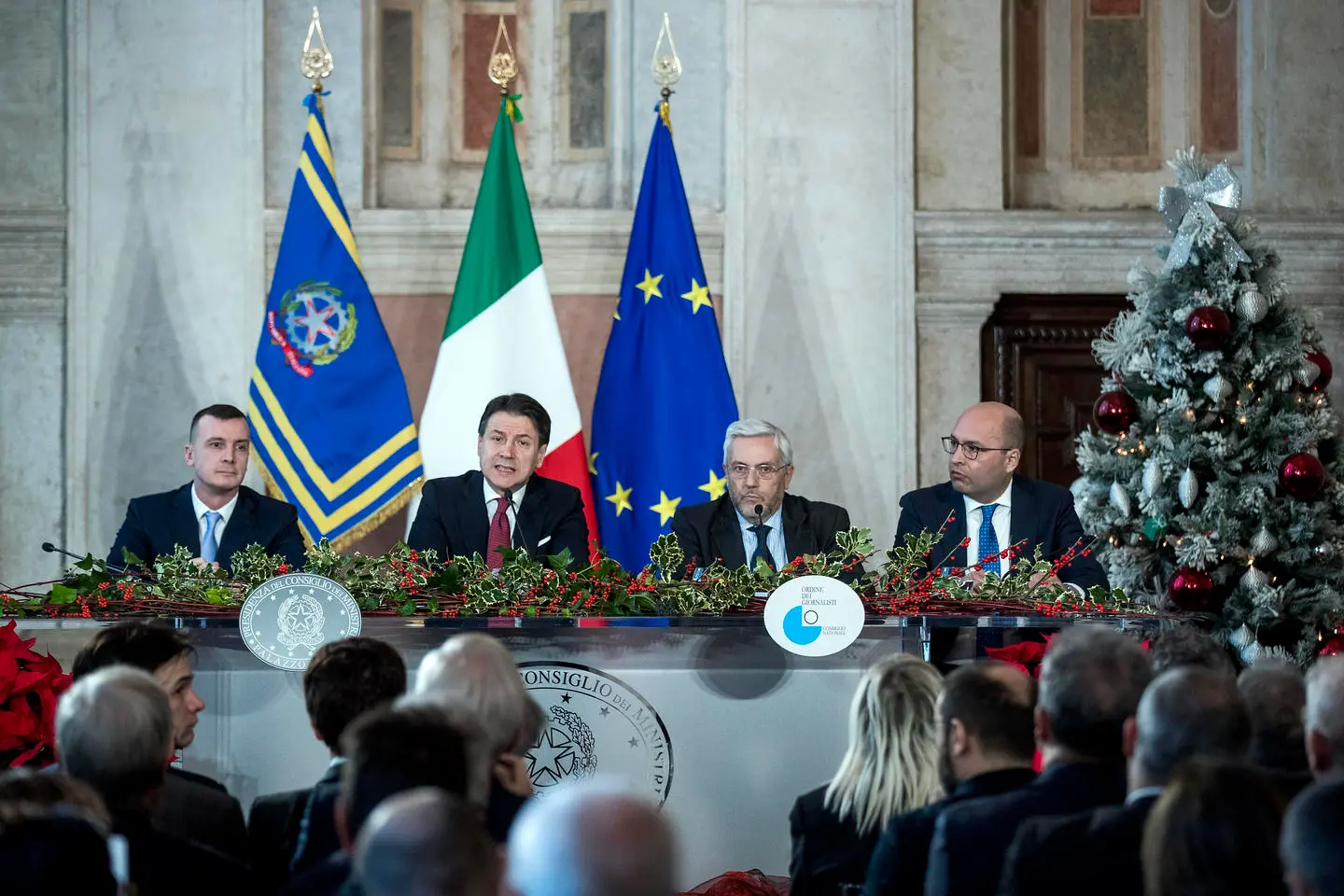 Conte: "Azzolina ministro alla scuola, Manfredi all'università"