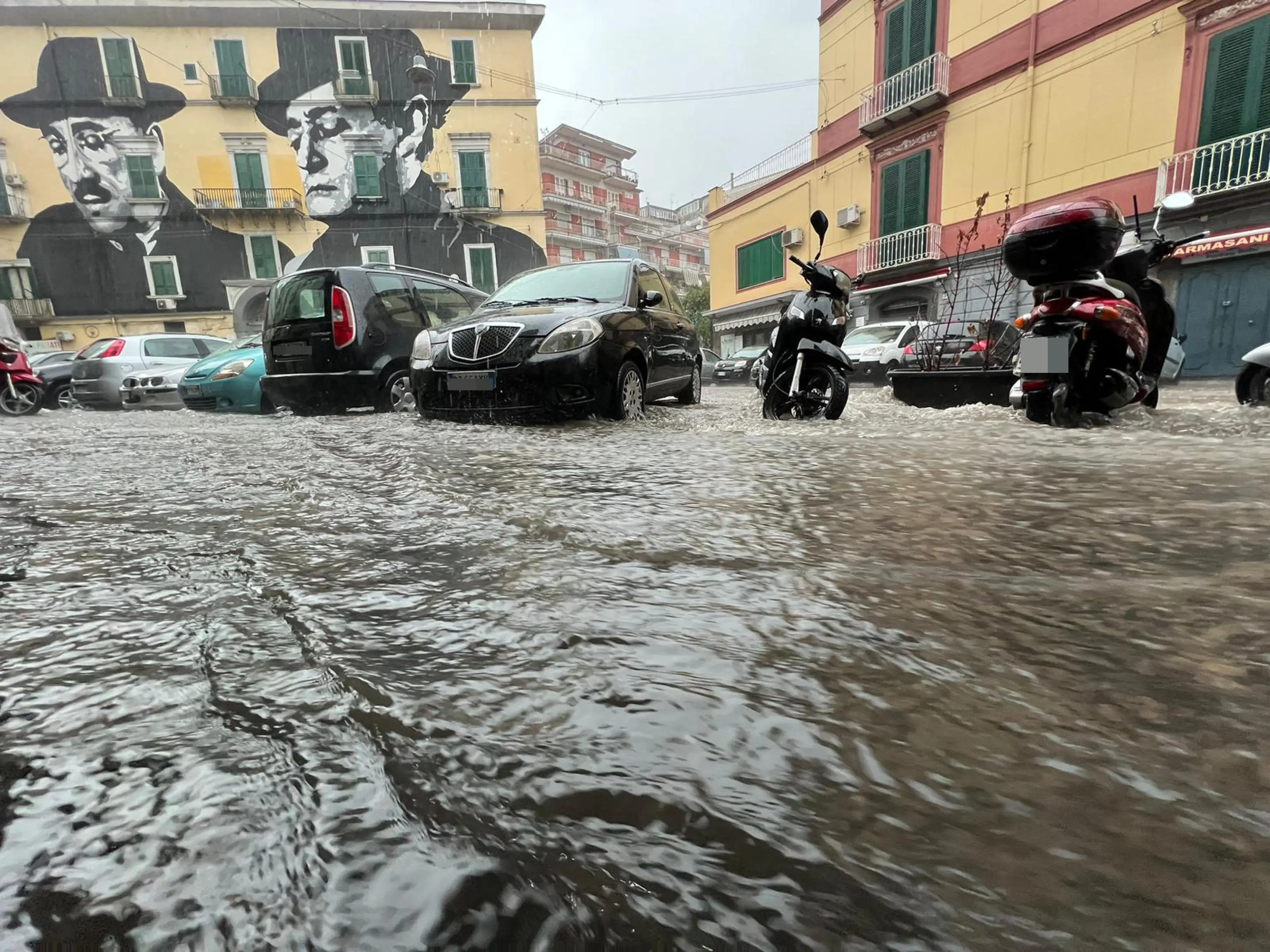 Maltempo Napoli, prorogato lo stato di allerta fino alla mezzanotte di domenica