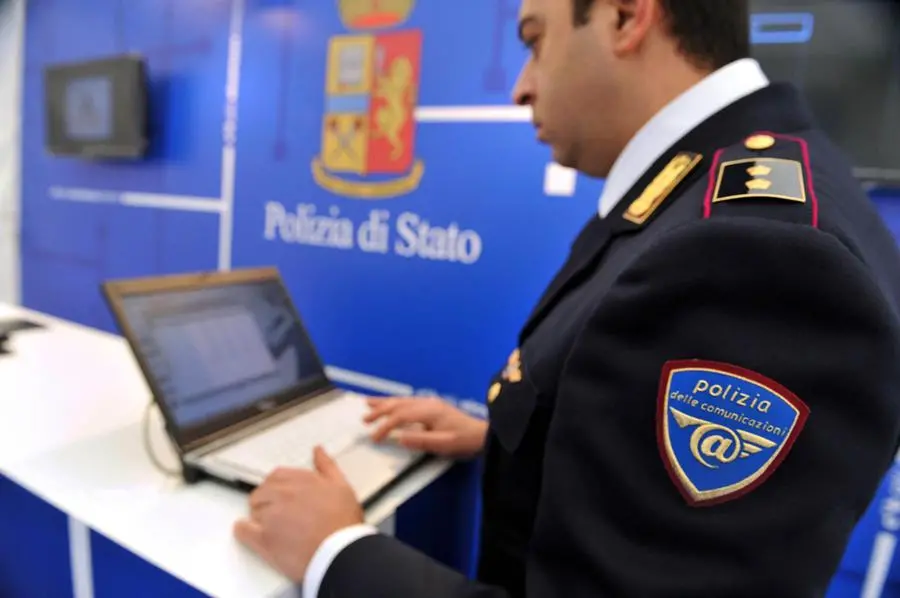 Truffe online, la guerra della Polizia Postale: "Non aprite quella mail"