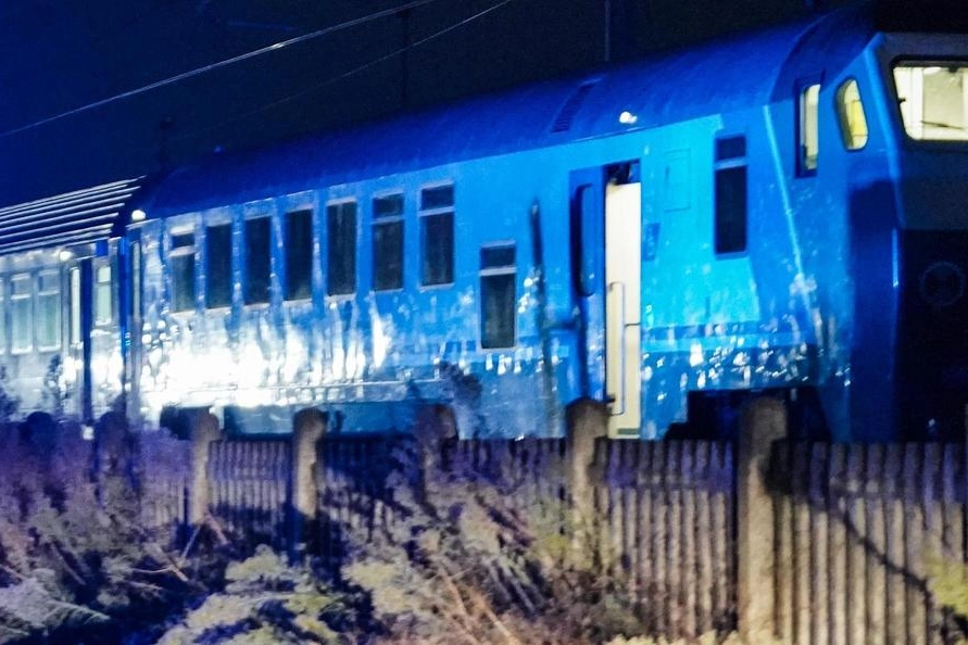Cinque operai sono morti travolti dal treno