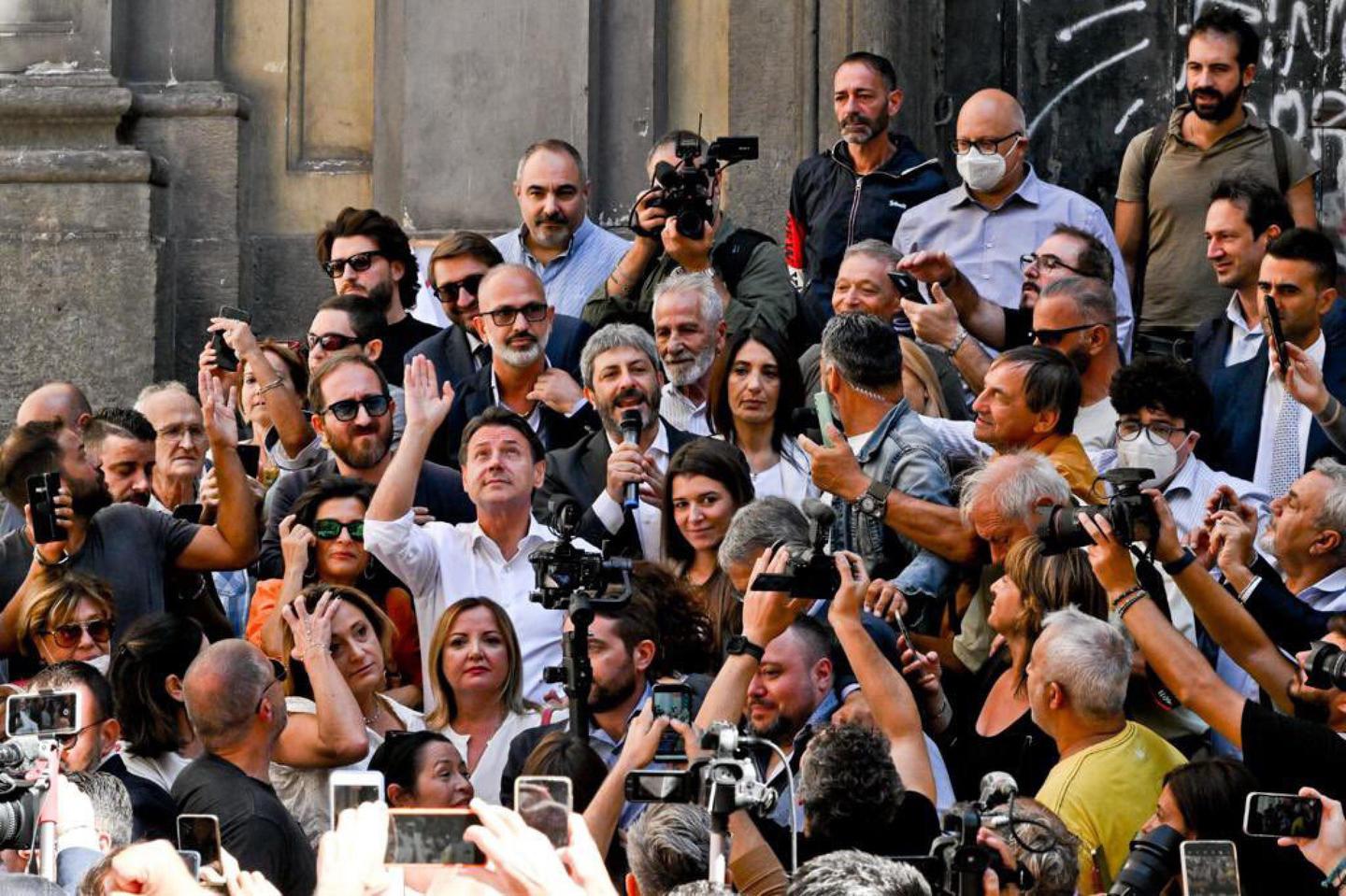 In Campania Vince Il Centrodestra, A Napoli Boom Del Movimento 5 Stelle