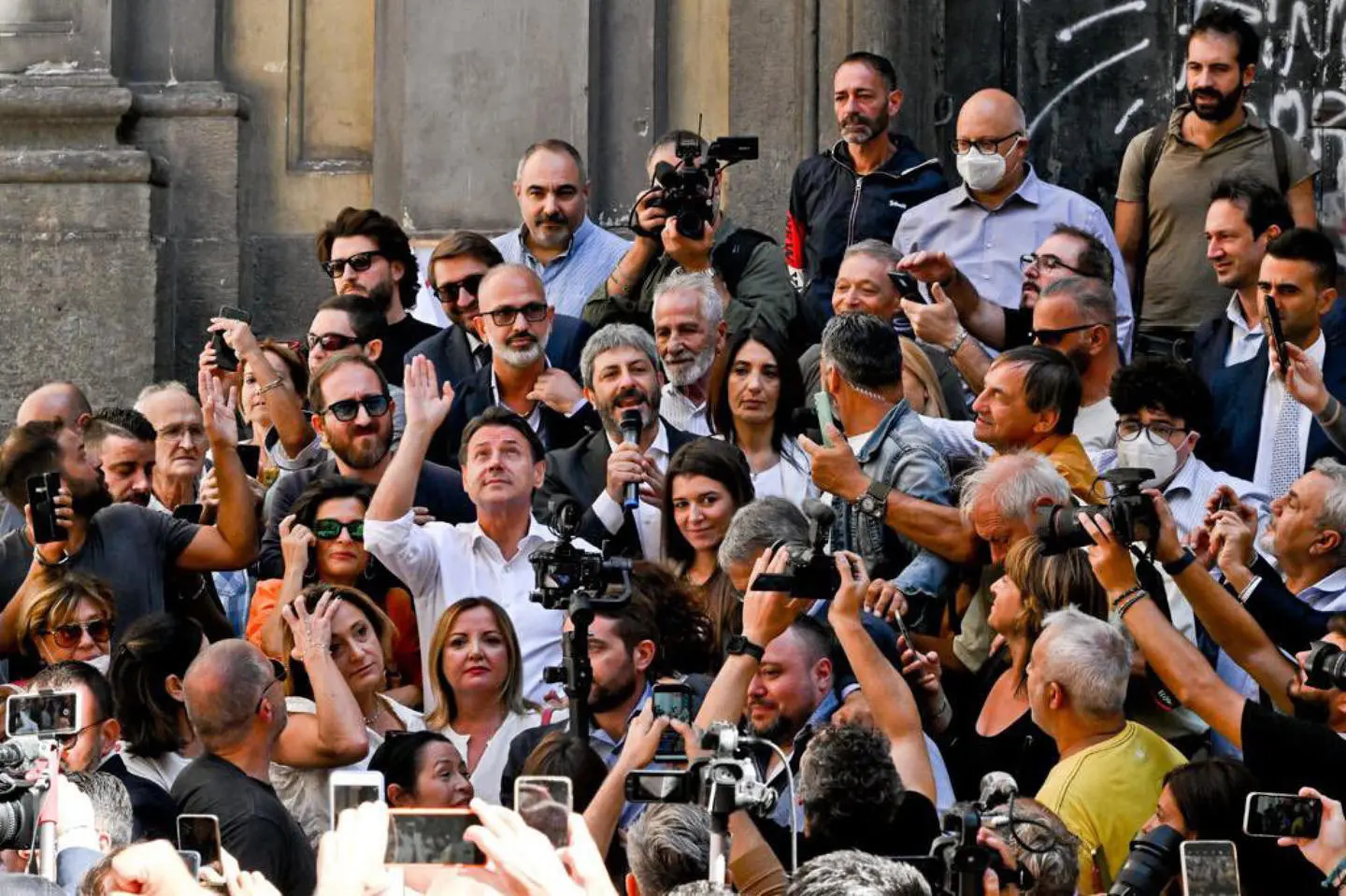 In Campania vince il centrodestra, a Napoli boom del Movimento 5 Stelle