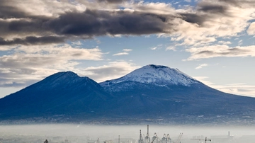 Trema il Vesuvio, terremoto di magnitudo 2.5: epicentro nel cono del vulcano