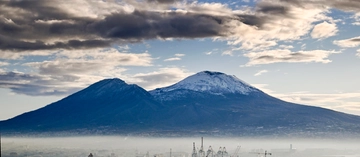 Trema il Vesuvio, terremoto di magnitudo 2.5: epicentro nel cono del vulcano