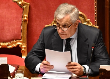 Il ministro Tajani: "Non diamo armi a Tel Aviv, Schlein è male informata. Navi italiane nel Mar Rosso"