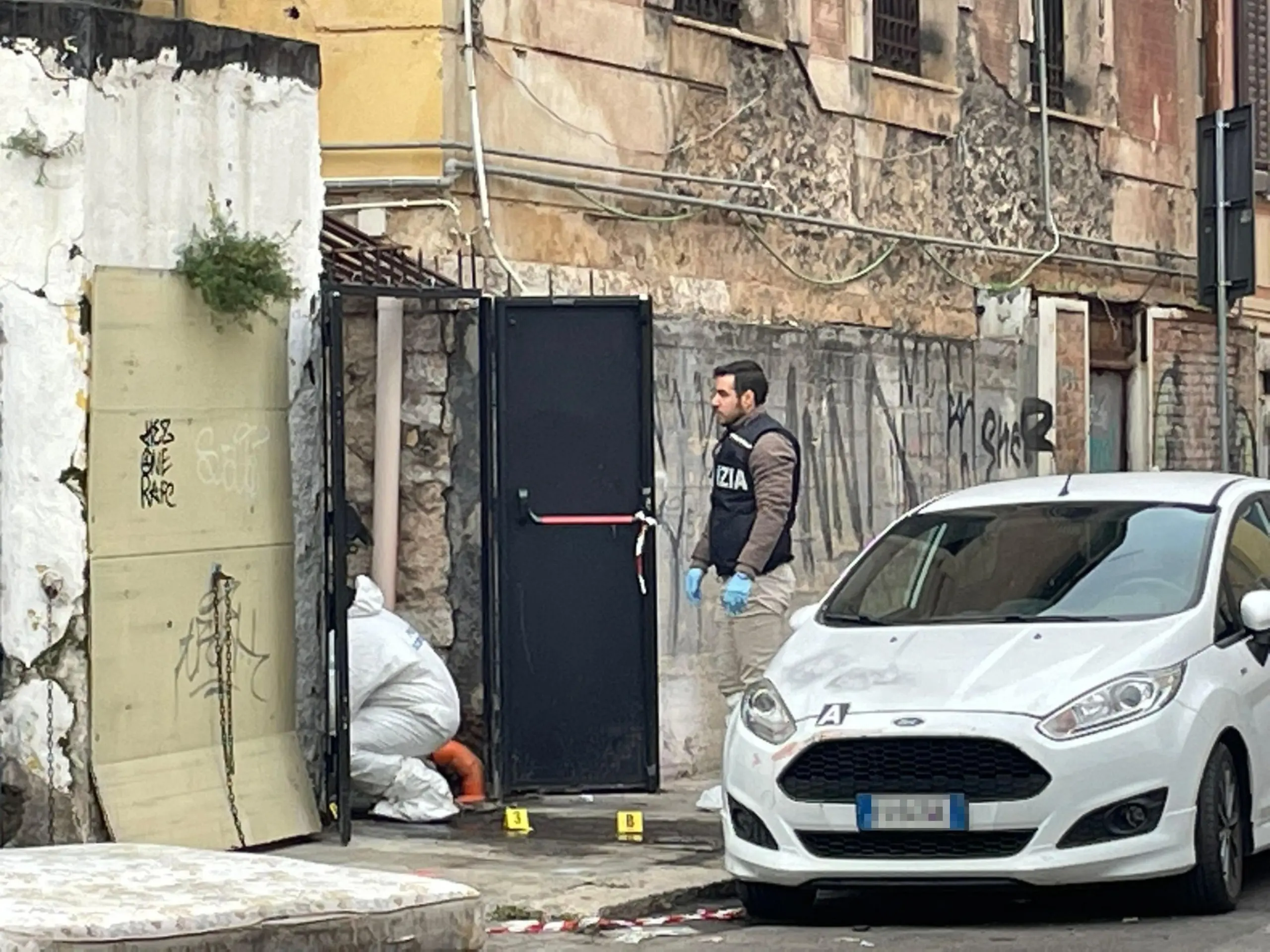 Palermo, sparatoria fuori dalla discoteca: morto un 22enne