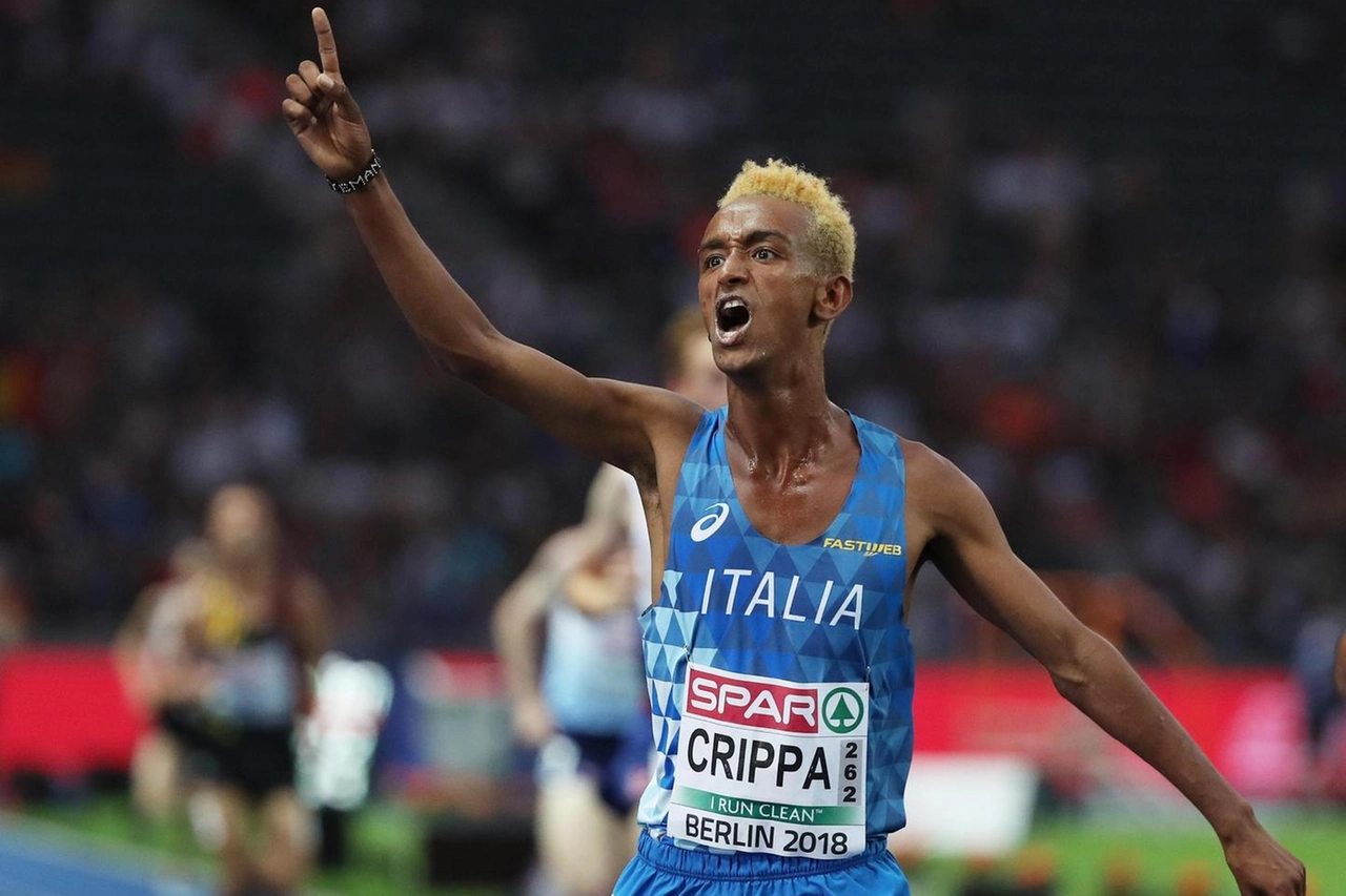 L'azzurro Crippa esulta dopo aver conquistato il bronzo agli Europei (Ansa)