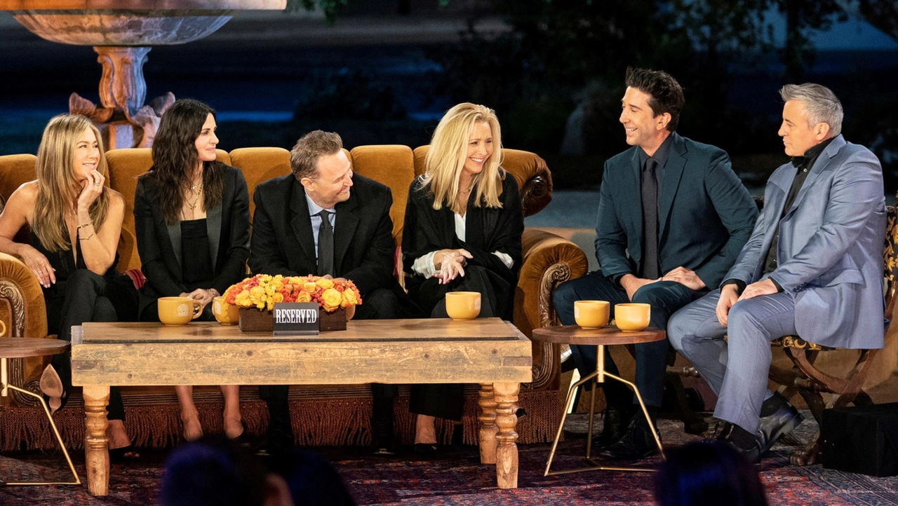 La reunion del cast di 'Friends' a maggio del 2021 (Ansa)