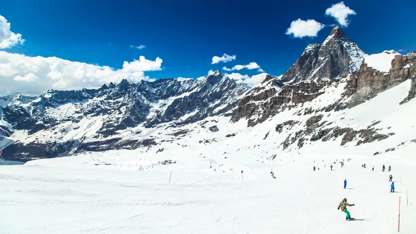 Valtournenche, la finestra sul Cervino dalle tante attrattive