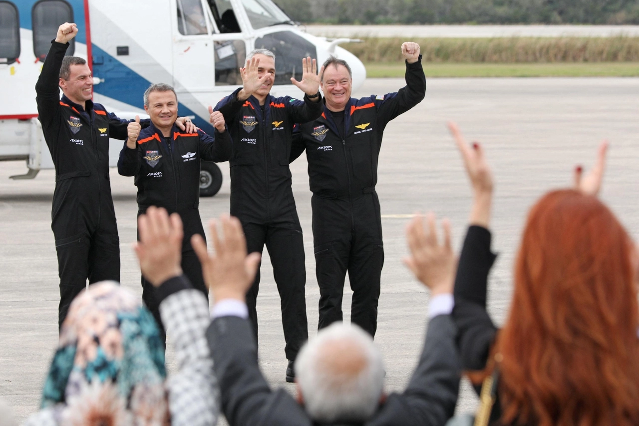 SpaceX, l'equipaggio: il colonnello Walter Villadei è il secondo da sinistra