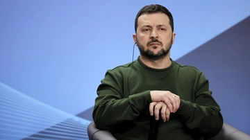 Ucraina, giallo sulla rimozione del capo delle forze armate. Times: “Marcia indietro di Zelensky dopo le pressioni”