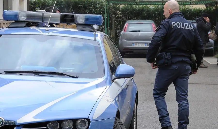 Roma, presunto rapinatore si lancia dalla finestra e muore sul colpo durante perquisizione