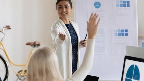 Alessandra Nardini, assessora regionale all’istruzione, lavoro e formazione professionale: "Strategico offrire percorsi di aggiornamento che consentano di gestire le transizioni in atto, come quella digitale ed ecologica".