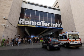 Roma, turista cade alla stazione Termini. Ma l’ambulanza arriva dopo 3 ore