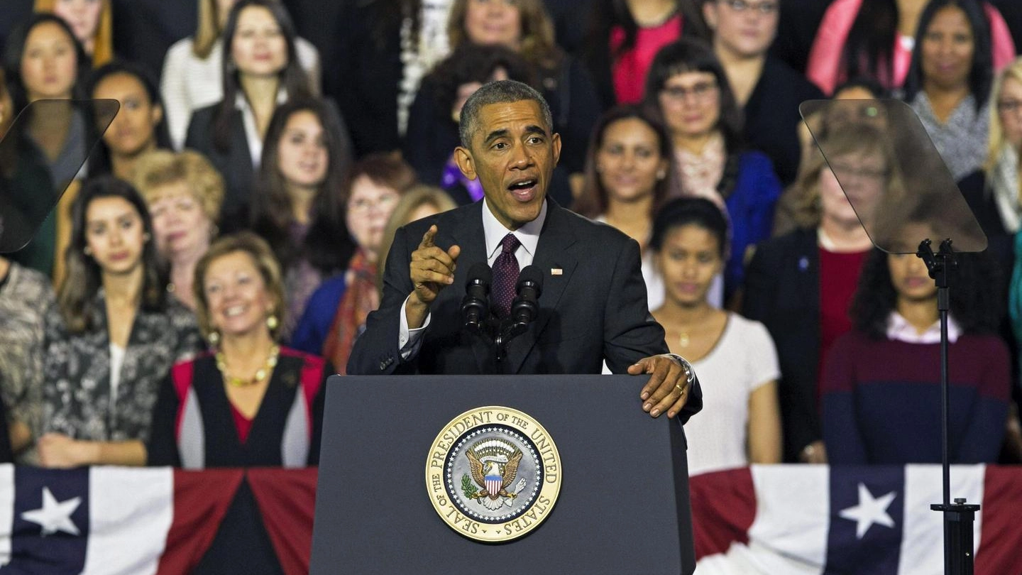 Barack Obama parla al The Murray Center del Rhode Island College a Providence, Rhode Island (Ansa)