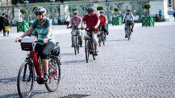 Mobilità sostenibile, crescono le due ruote