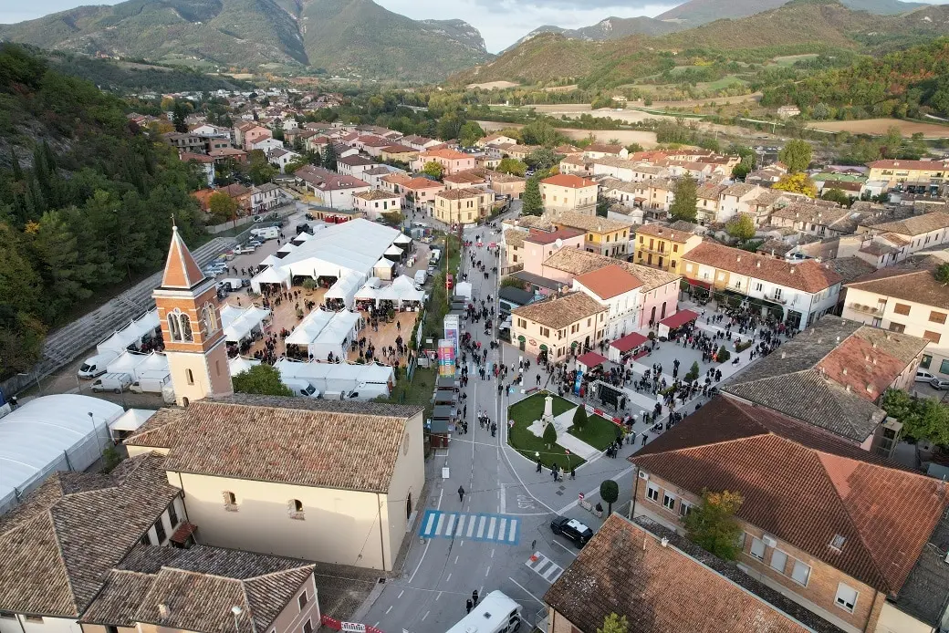 Acqualagna, non solo tartufo: natura e intrecci della storia, da Mussolini a Mattei