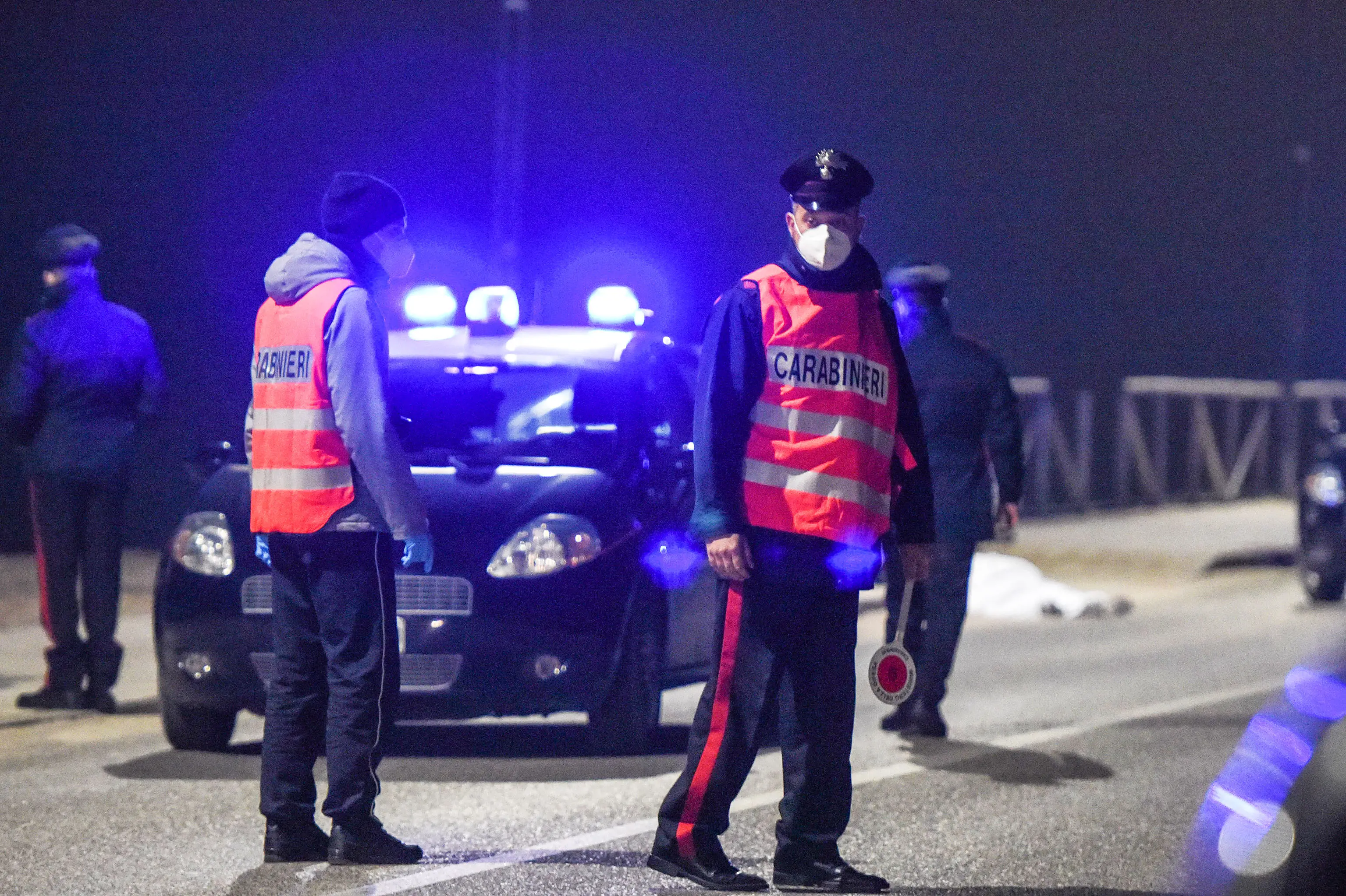 Roma incidenti, scontro frontale tra auto a Riano: un morto e due feriti