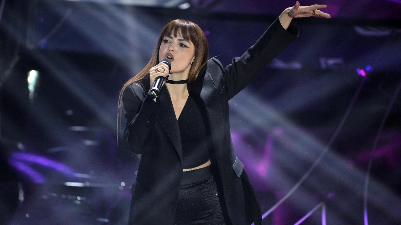 Sanremo 2024: Annalisa sul palco dell'Ariston (Ansa)